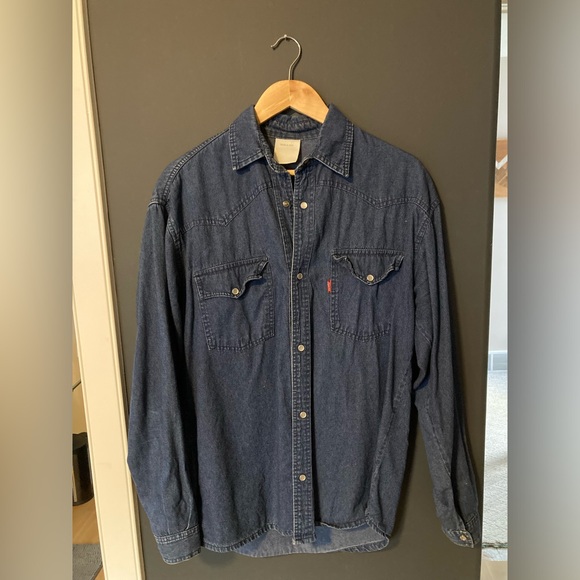 Levi’s Jean Shirt - Picture 1 of 2
